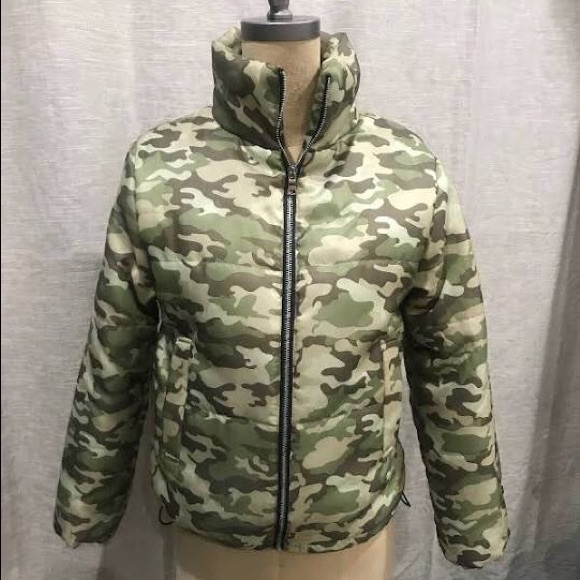 FINAL PRICE DROP Camo Puffer Jacket - Picture 5 of 6